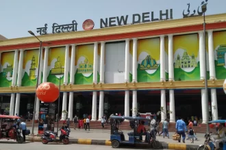 House Panel Urges Railway Ministry to Prioritize Crowd Management Under Amrit Bharat Station Scheme