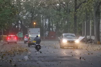 Dust Storm and Rain Bring Relief to Delhiites From Scorching Heatwaves