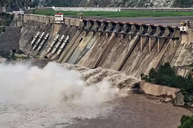 India Begins Flushing Water from Baglihar and Salal Dams to Disrupt Kharif Sowing in Pakistan