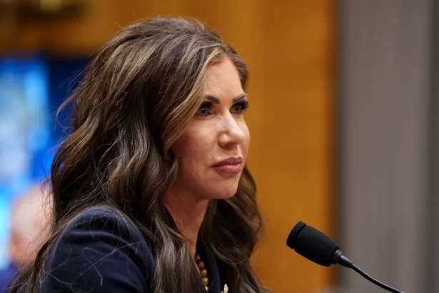 US Introduces New ‘Self-Deportation’ Program Offering $1,000 to Illegal Immigrants Who Leave Voluntarily