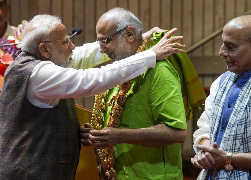 The Vice-Presidential elections have begun, and the Prime Minister cast the first vote