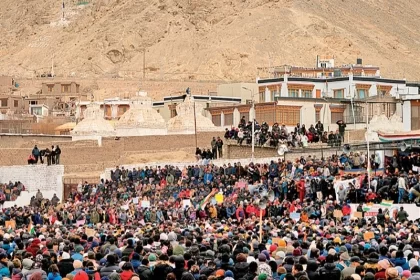 Parties in Ladakh refuse to hold talks with the centre, and ask for the release of the activists