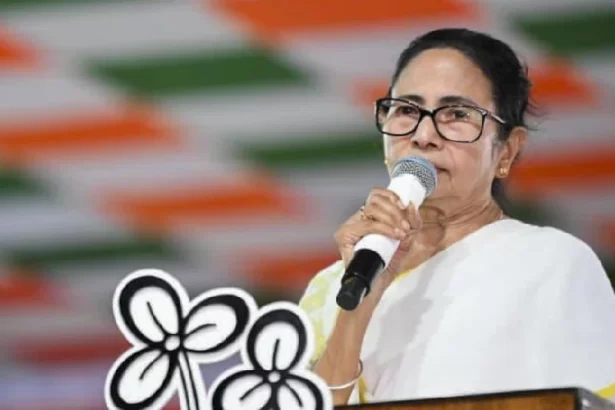 Mamta Banerjee questions the college authorities in the Durgapur rape case