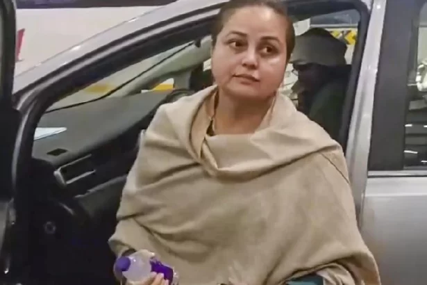 Rohini Acharaya claims to have been abused by her brothers after she announced separation from her family and RJD