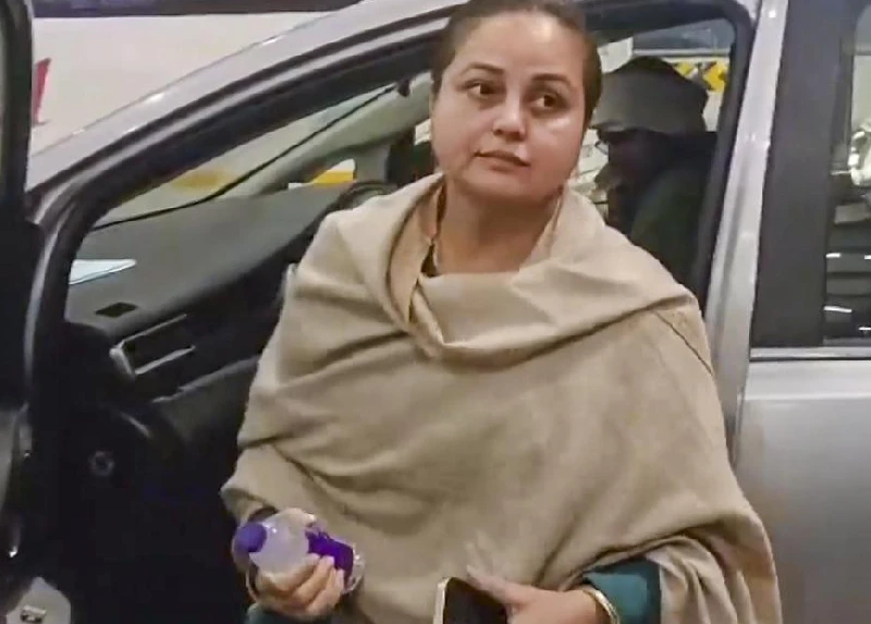 Rohini Acharaya claims to have been abused by her brothers after she announced separation from her family and RJD