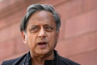 Shashi Tharoor points out political dynasties existing at several levels in the country
