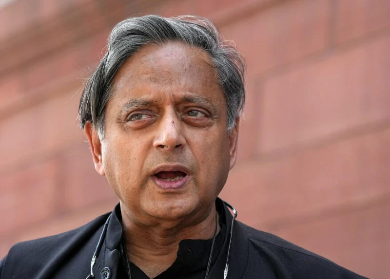 Shashi Tharoor points out political dynasties existing at several levels in the country