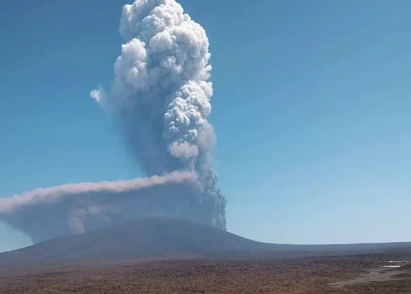 Hayli Gubbi, the volcano, dormant for the last 12,000 years, erupted, causing massive fumes.