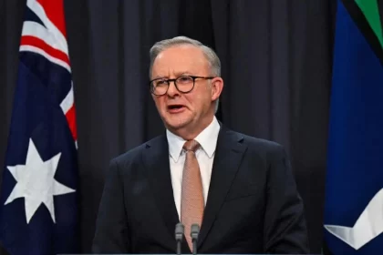 Australian government becomes the first to ban social media for children under 16 years