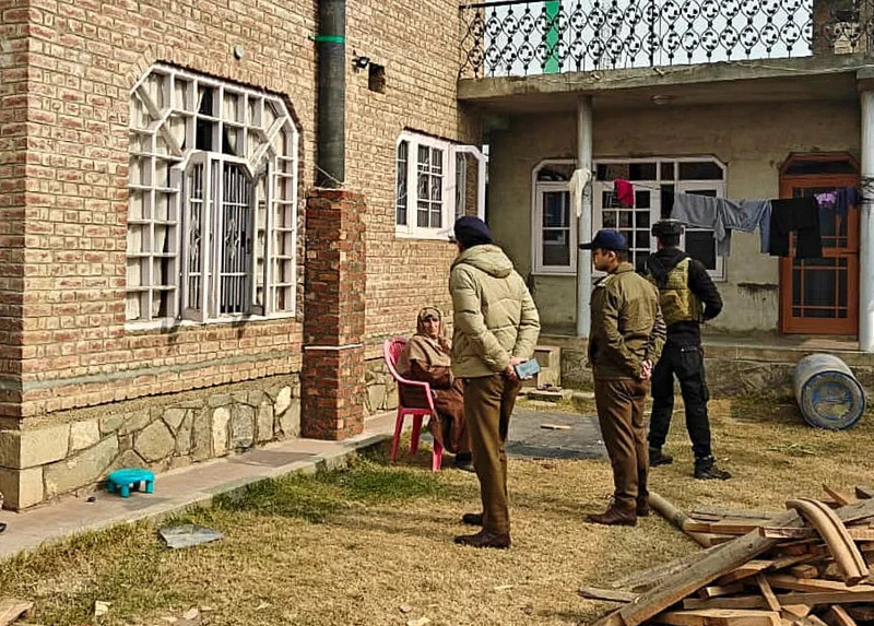 NIA makes arrests and raids houses of locals in Kashmir in the Delhi car blast probe